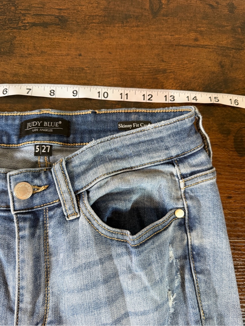 Judy Blue Women’s Size 5/27 Skinny Fit Capri Jeans Distressed Raw Hem Light Wash - Picture 5 of 16